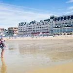 Le De La - 2ch, 2 Sdb - Terrasse - Deco De Charme - 500m * Cabourg